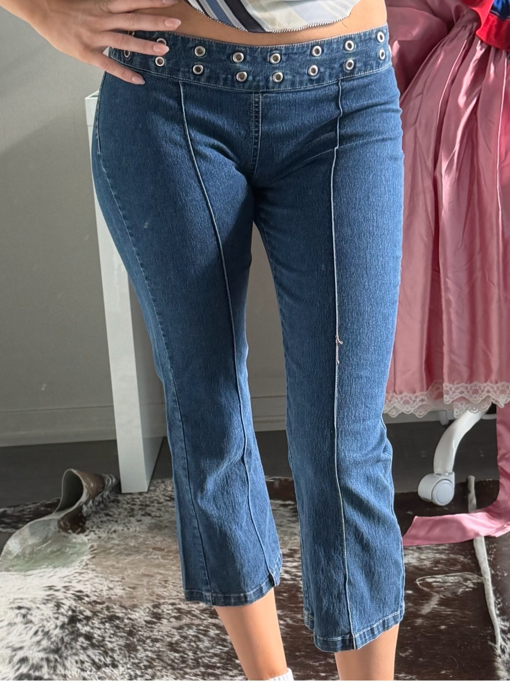 Women’s Blue Denim Crop Jeans with Eyelet Waist